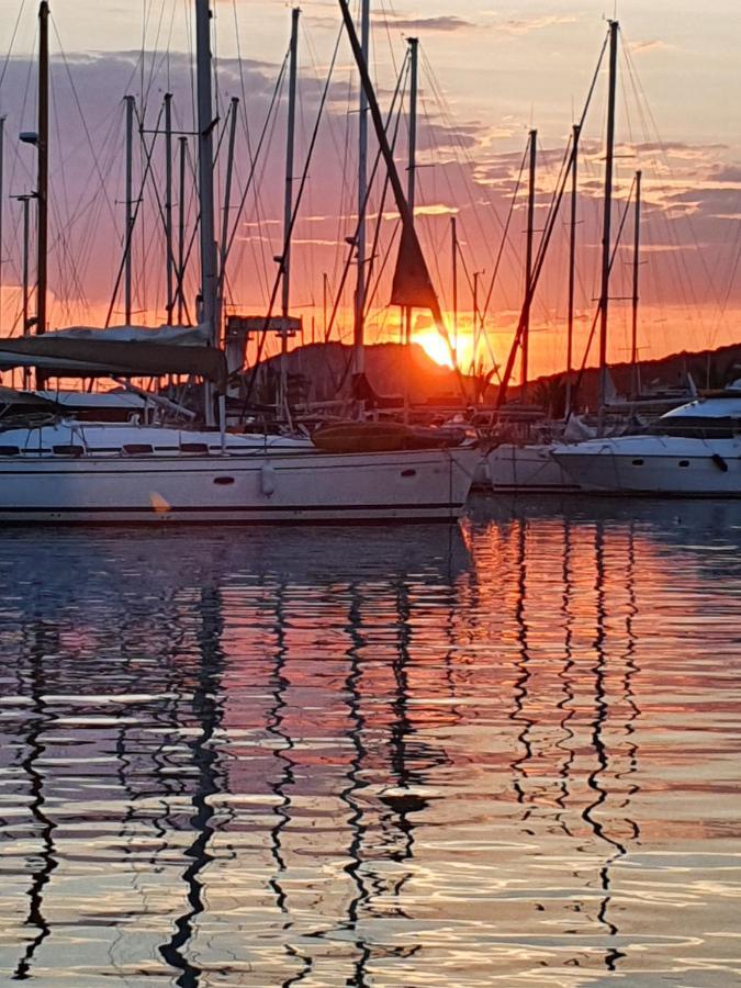 Porquerolles - Nuit insolite à bord du Défi Fou Extérieur photo